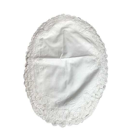 Vintage White Oval Lace & Embroidered Cotton Table Placemats/Doily Set Of 4 - Picture 6 of 9